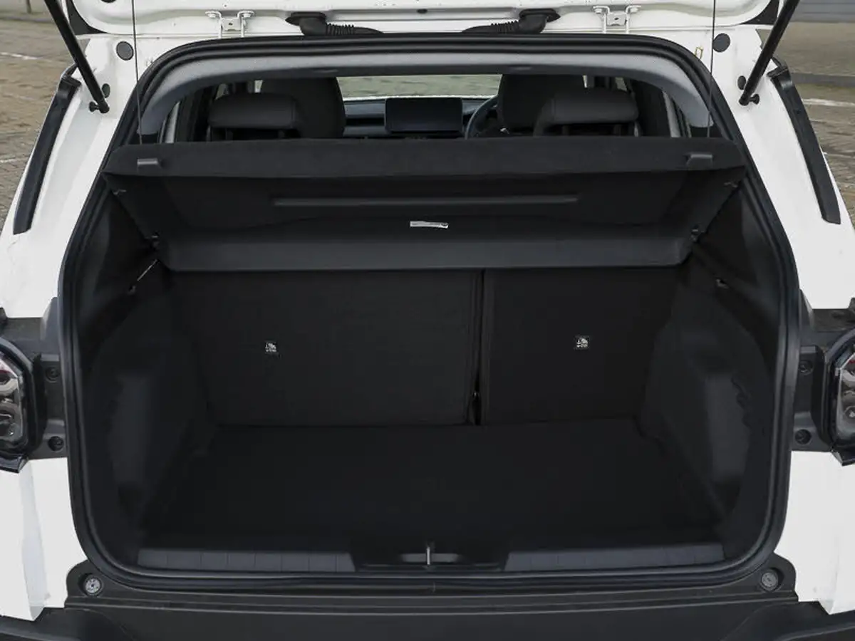2024-jeep-avenger-12-gse-longitude-big-18