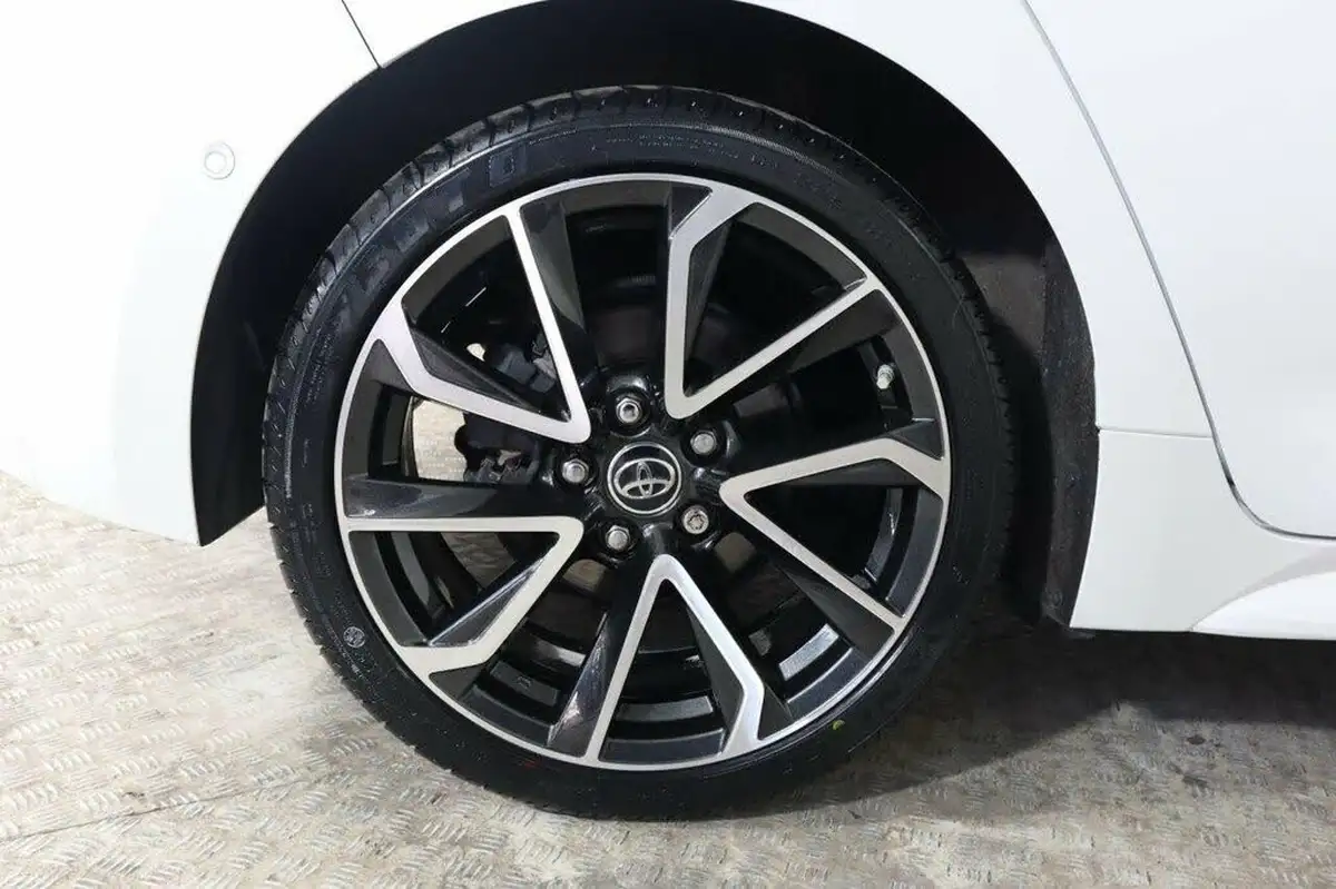 2019-toyota-corolla-20-vvt-i-excel-trk-hatchback-big-15