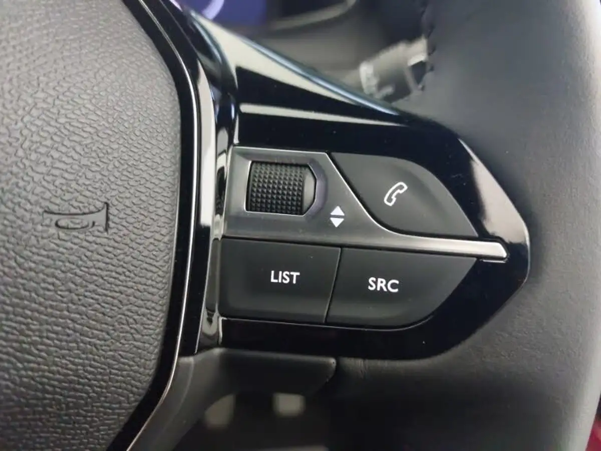 2024-peugeot-2008-suv-12-puretech-allure-130ps-big-12