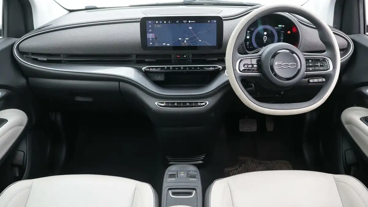 2022-fiat-500-e-la-prima-big-13