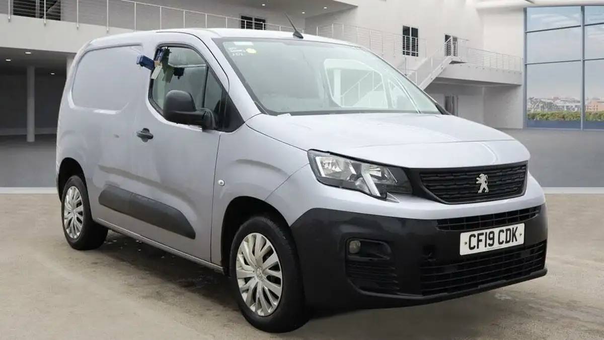 2019-peugeot-partner-16bluehdi-1000-professional-big-0