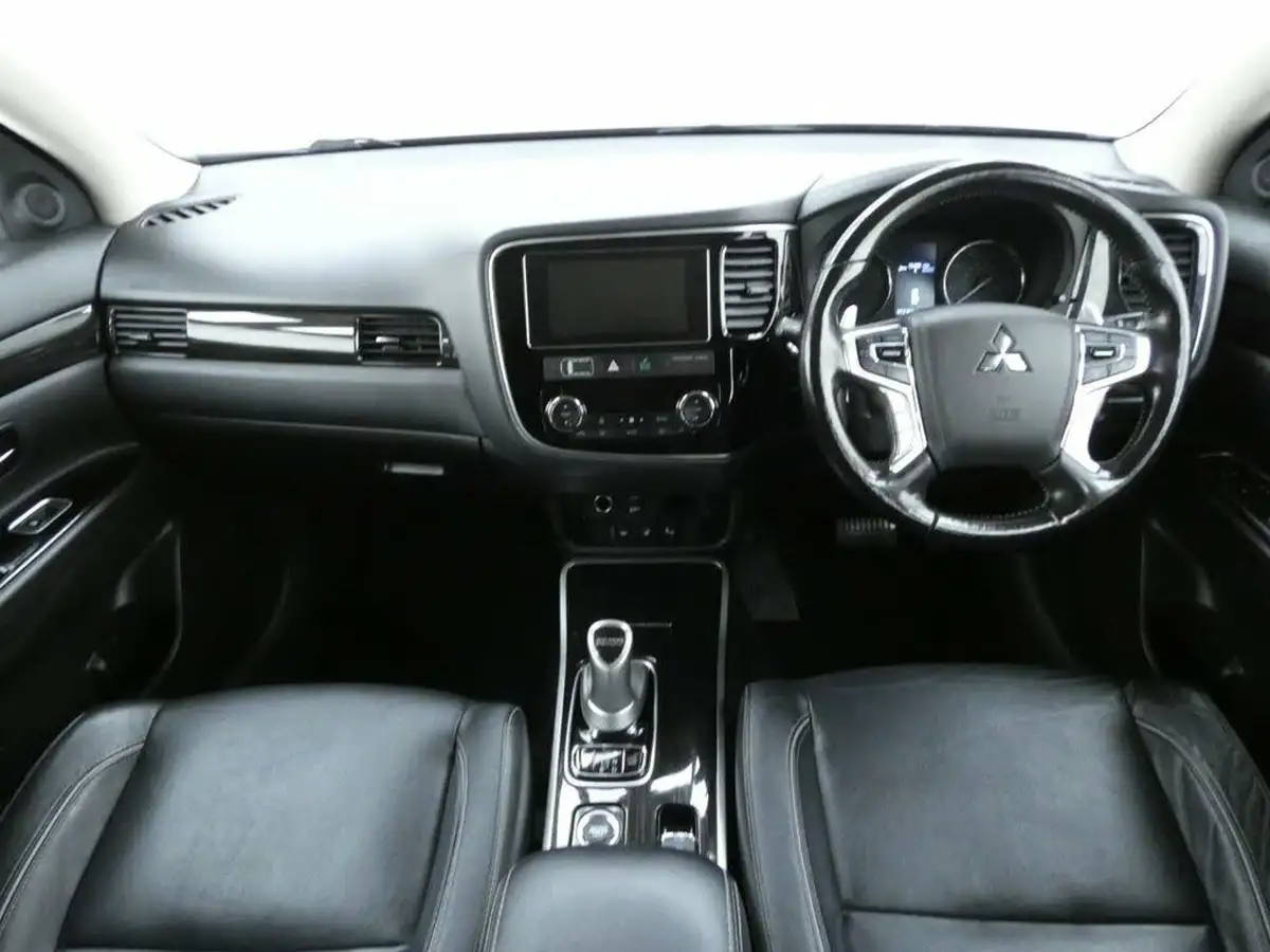 2018-mitsubishi-outlander-20-4h-phev-big-14