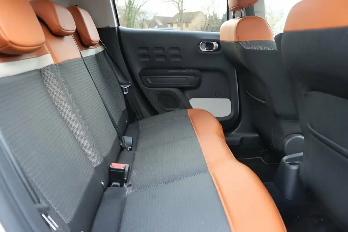 2017-citroen-c3-16bluehdi-flair-big-20