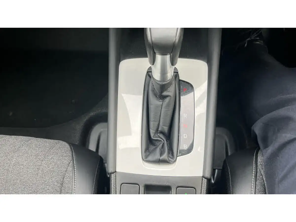 2021-honda-jazz-15-i-mmd-ex-107ps-big-28