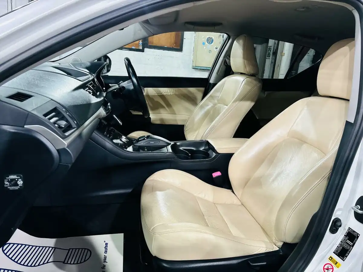 2011-lexus-ct-200h-18-se-l-big-12