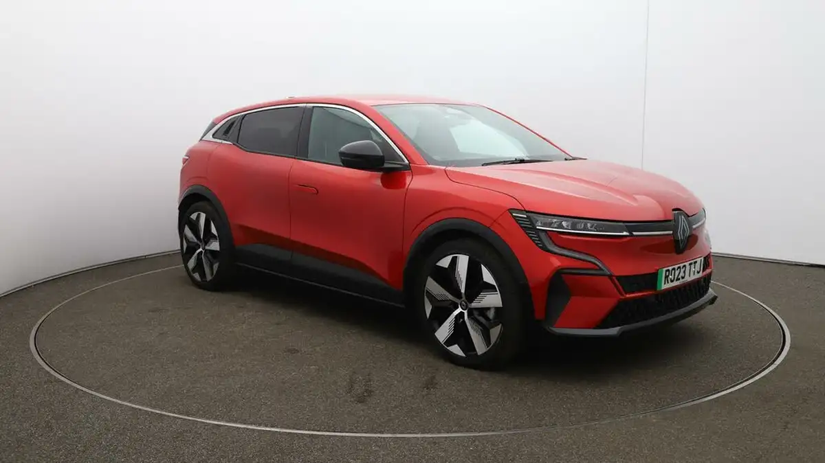 2023-renault-megane-e-tech-e-techno-big-42