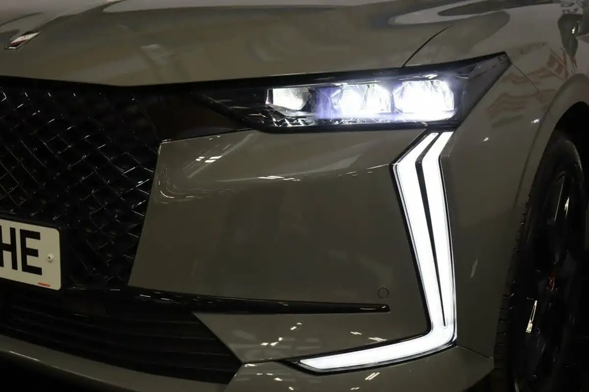 2022-ds-ds-4-e-tense-performance-line-big-14