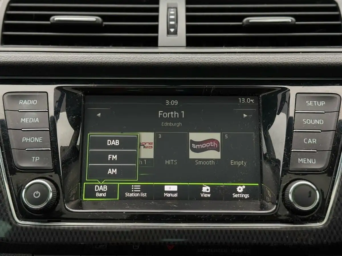 2017-skoda-fabia-12-tsi-monte-carlo-109ps-estate-big-26