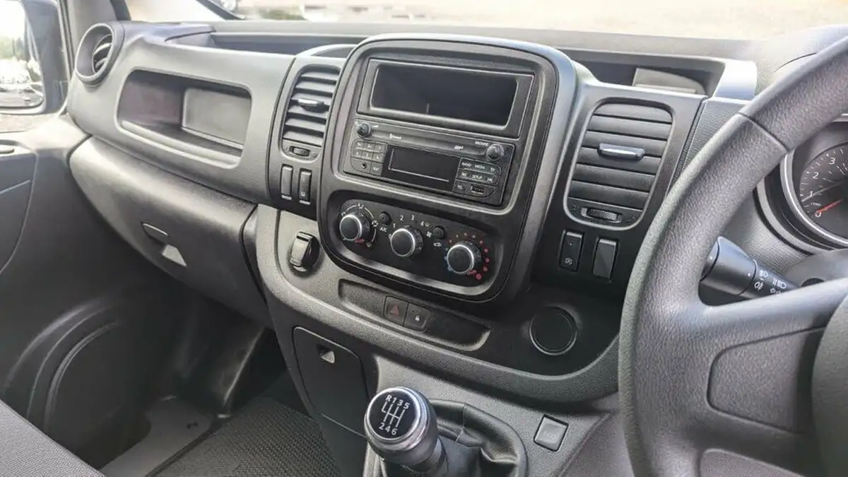 2021-renault-trafic-20dci-sl30-energy-120-business-panel-big-6