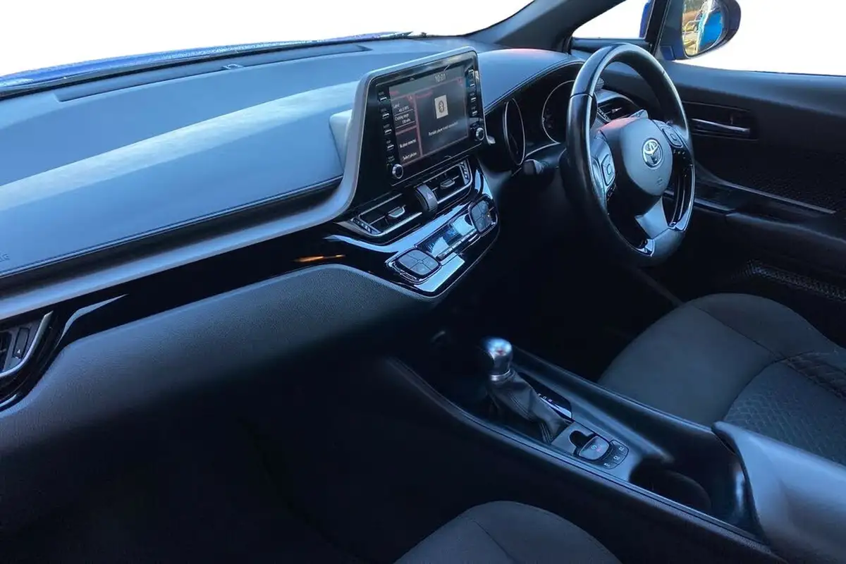 2022-toyota-c-hr-18-vvt-i-icon-big-8