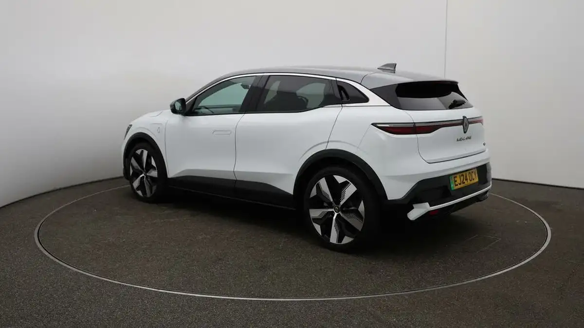2024-renault-megane-e-tech-e-techno-big-62