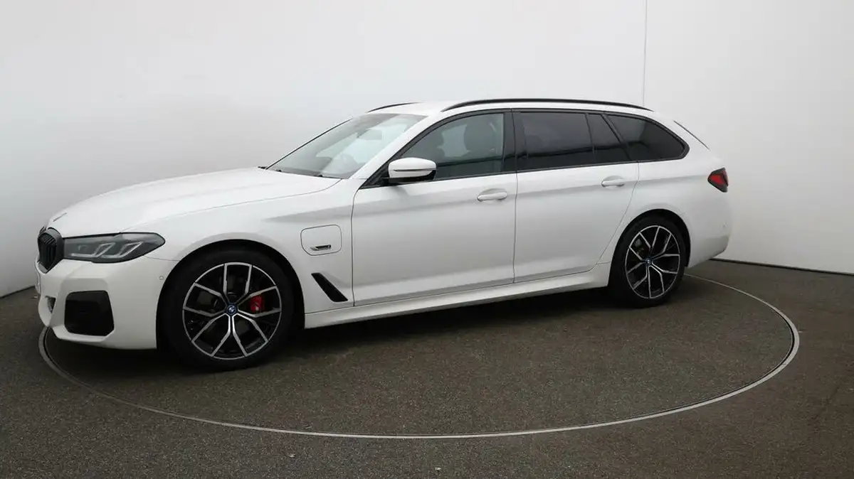 2022-bmw-5-series-20-530e-xdrive-m-sport-touring-5d-big-67