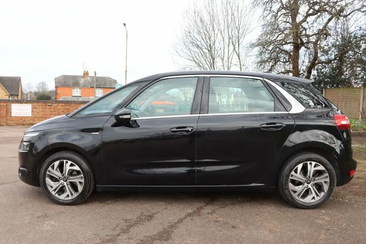 2015-citroen-c4-picasso-16e-hdi-exclusive-big-6
