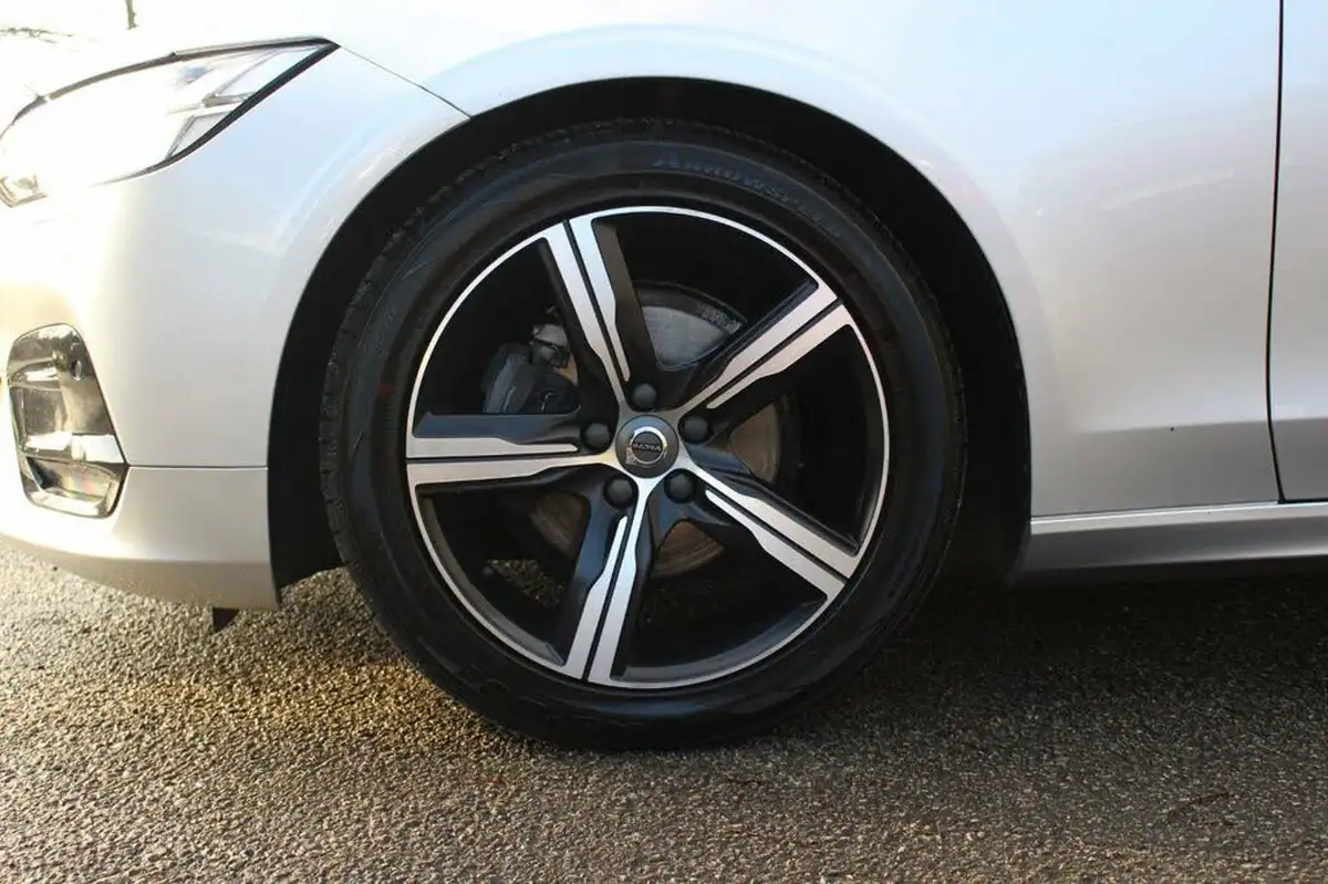 2019-volvo-s90-20td-d4-r-design-big-39