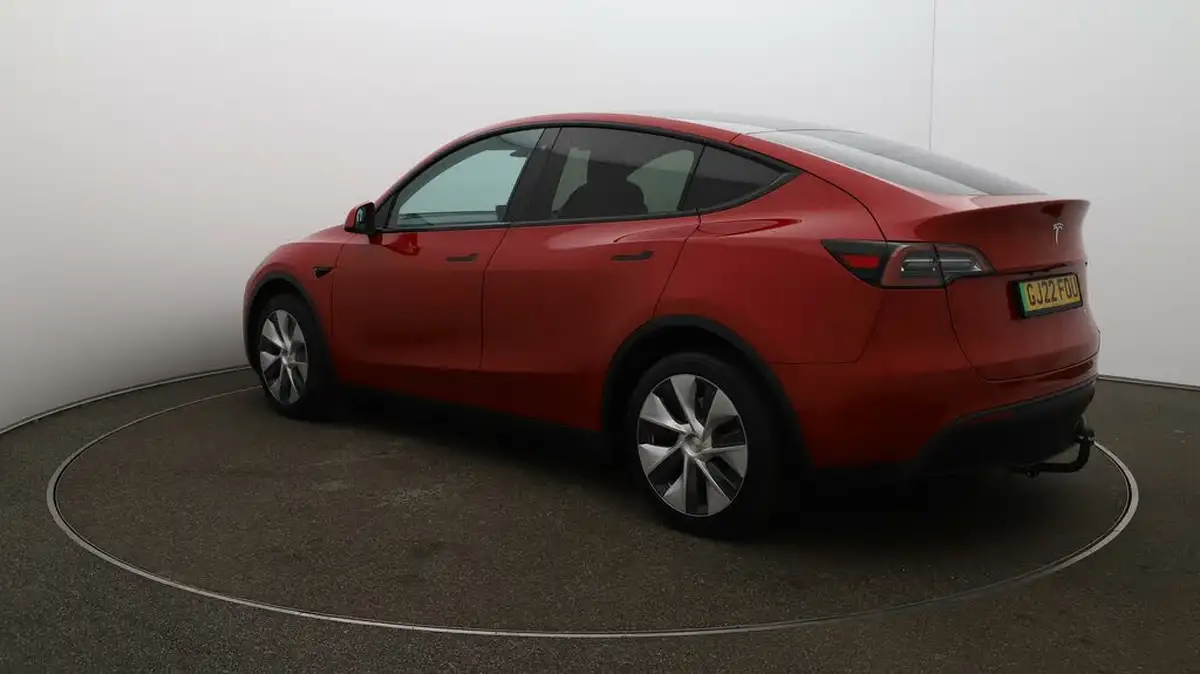 2022-tesla-model-y-e-long-range-big-55