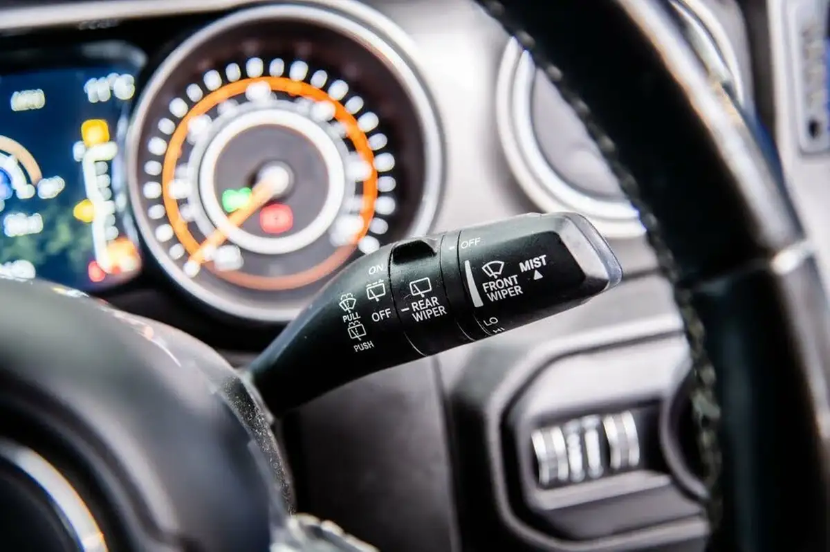 2019-jeep-wrangler-20-gme-sahara-hard-5d-big-7