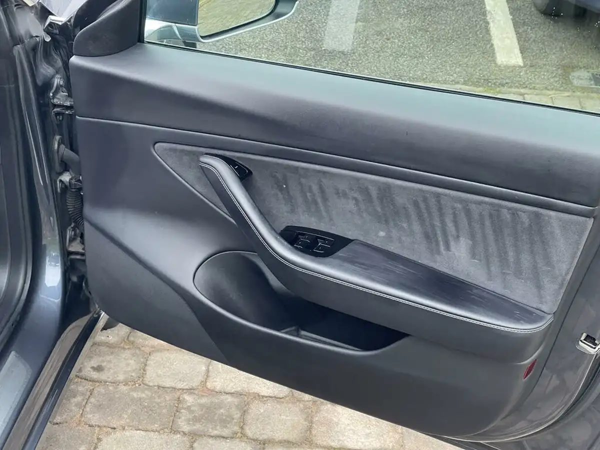 2020-tesla-model-3-e-long-range-big-29