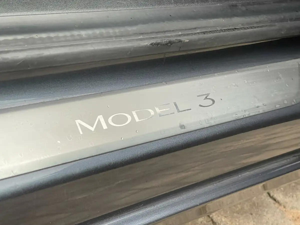 2020-tesla-model-3-e-long-range-big-73