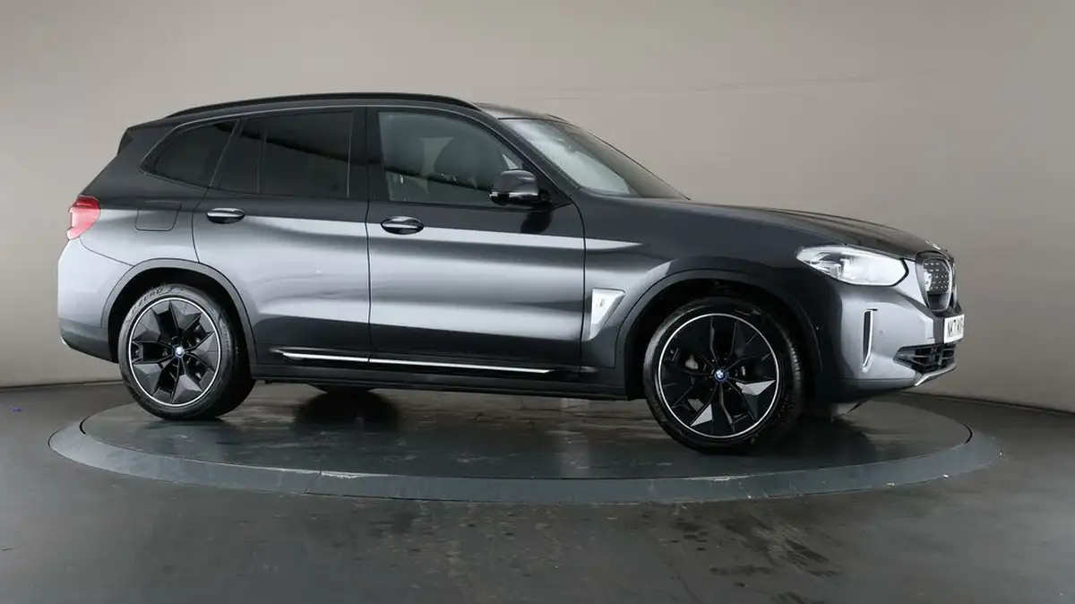 2021-bmw-ix3-e-premier-edition-big-56