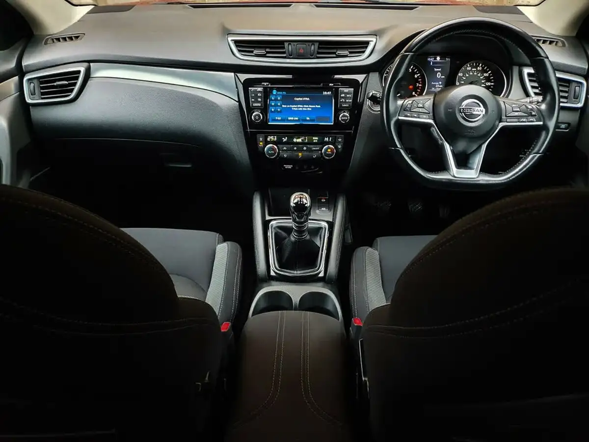 2018-nissan-qashqai-12-dig-t-n-connecta-big-12