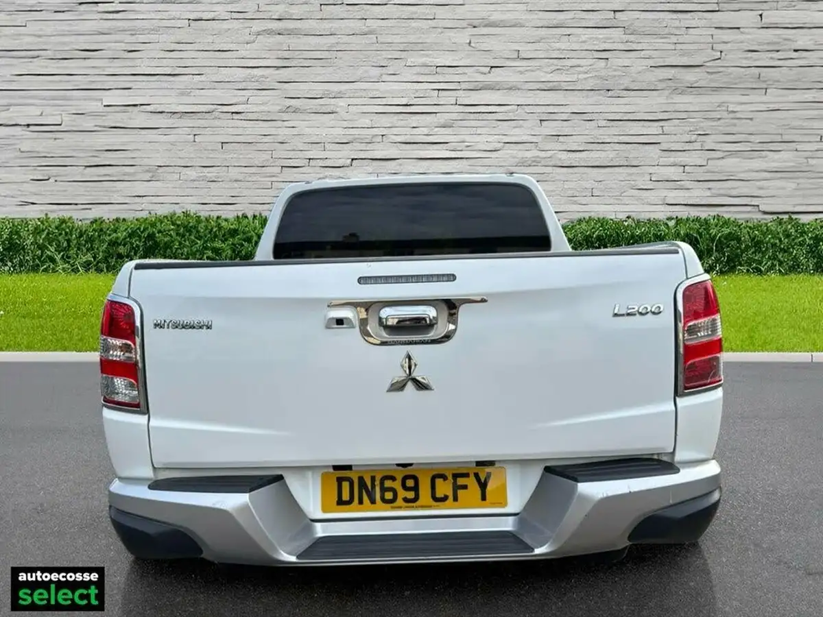 2018-mitsubishi-l200-24di-d-barbarian-eu6-big-6