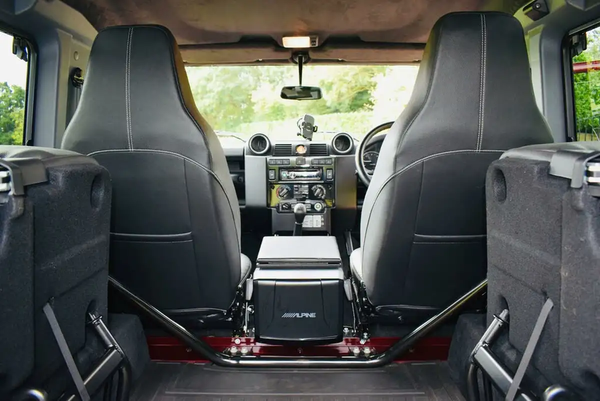 2016-land-rover-90-defender-22td-landmark-22l-d-122bhpeu5-90-big-6