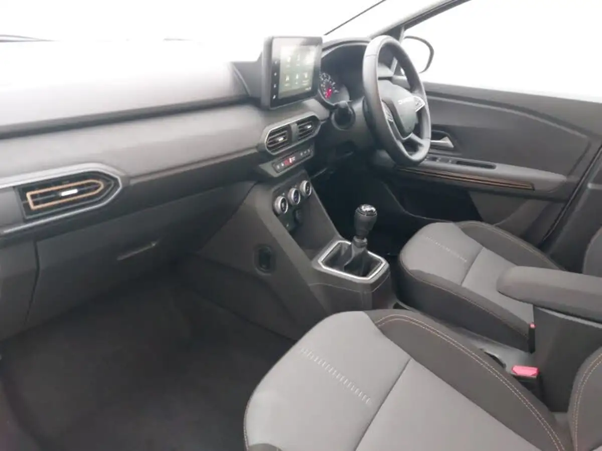 2024-dacia-sandero-stepway-10-tce-extreme-90bhp-big-4