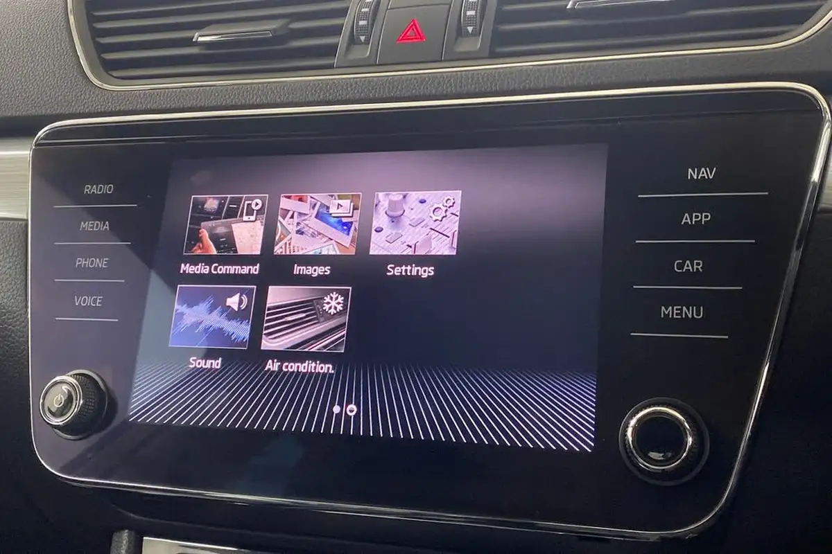 2020-skoda-superb-15-tsi-se-technology-hatchback-big-22