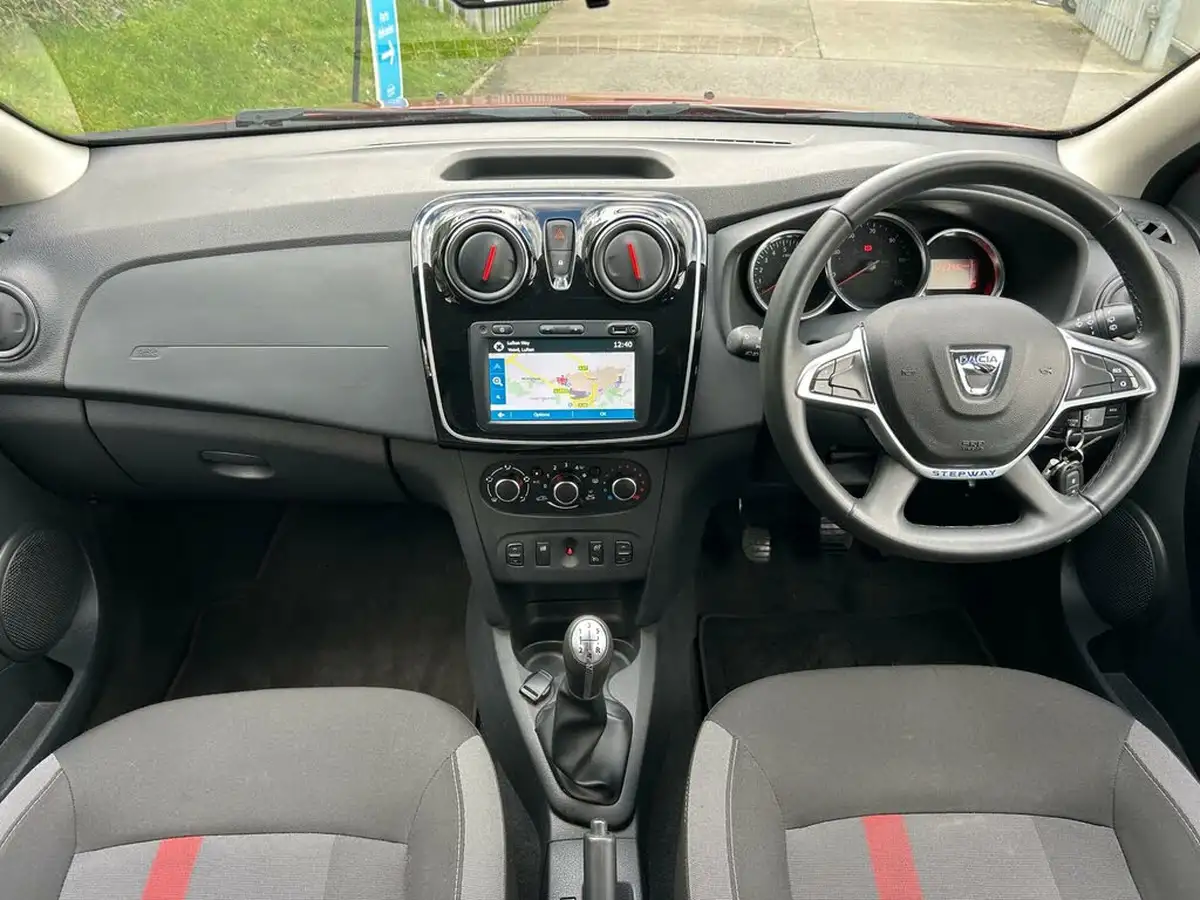 2019-dacia-sandero-stepway-09-tce-techroad-big-10