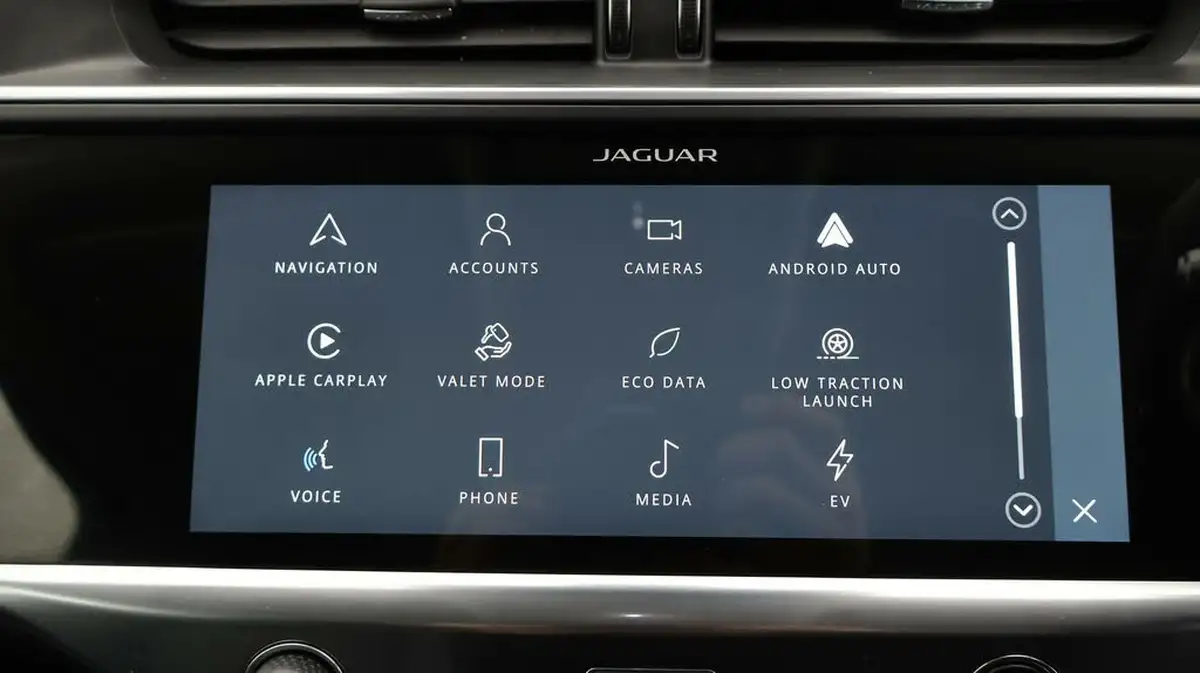 2021-jaguar-i-pace-ev400-hse-big-28