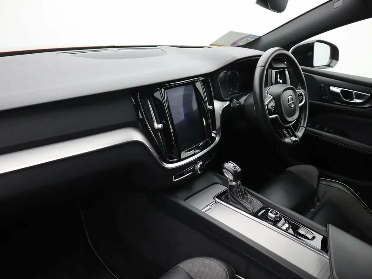 2019-volvo-s60-20-t5-r-design-plus-big-8