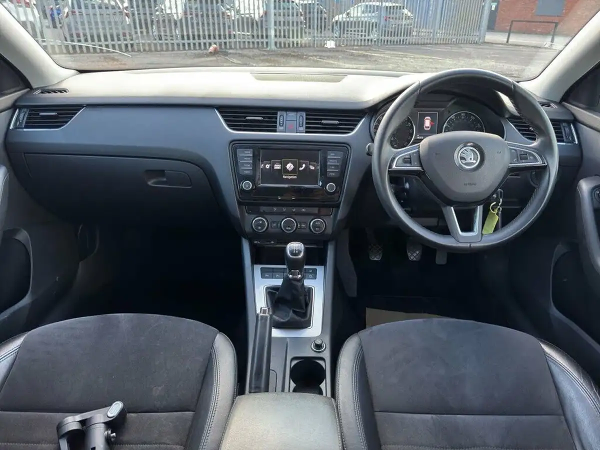 2015-skoda-octavia-big-26