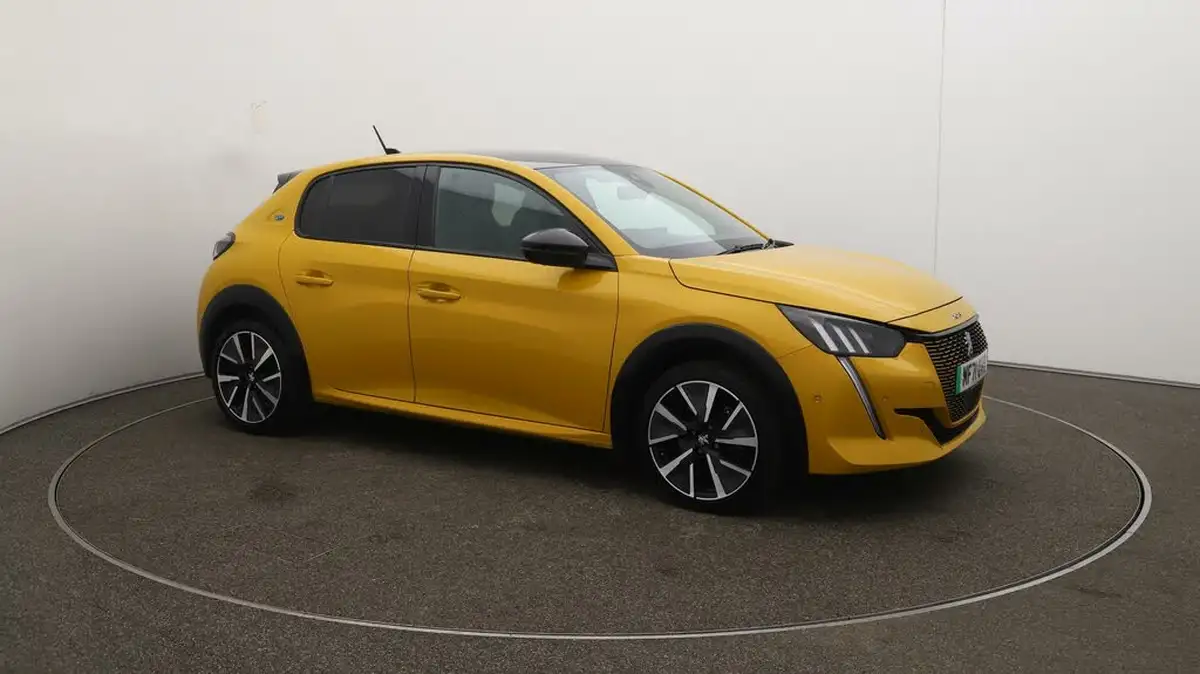 2021-peugeot-208-e-gt-premium-big-46