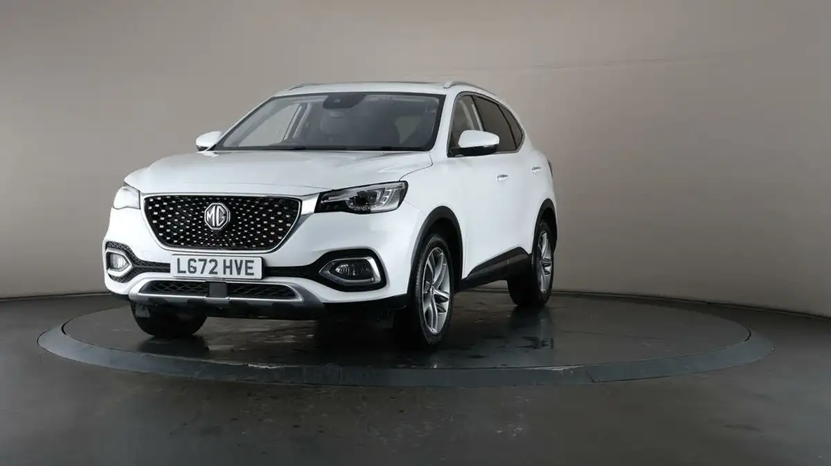 2022-mg-hs-15t-gdi-exclusive-162ps-big-37