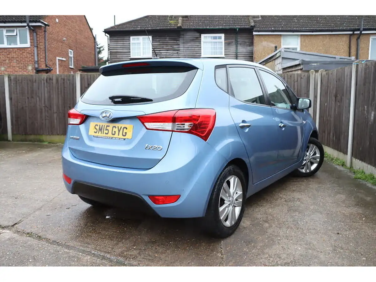 2015-hyundai-ix20-16-active-big-15