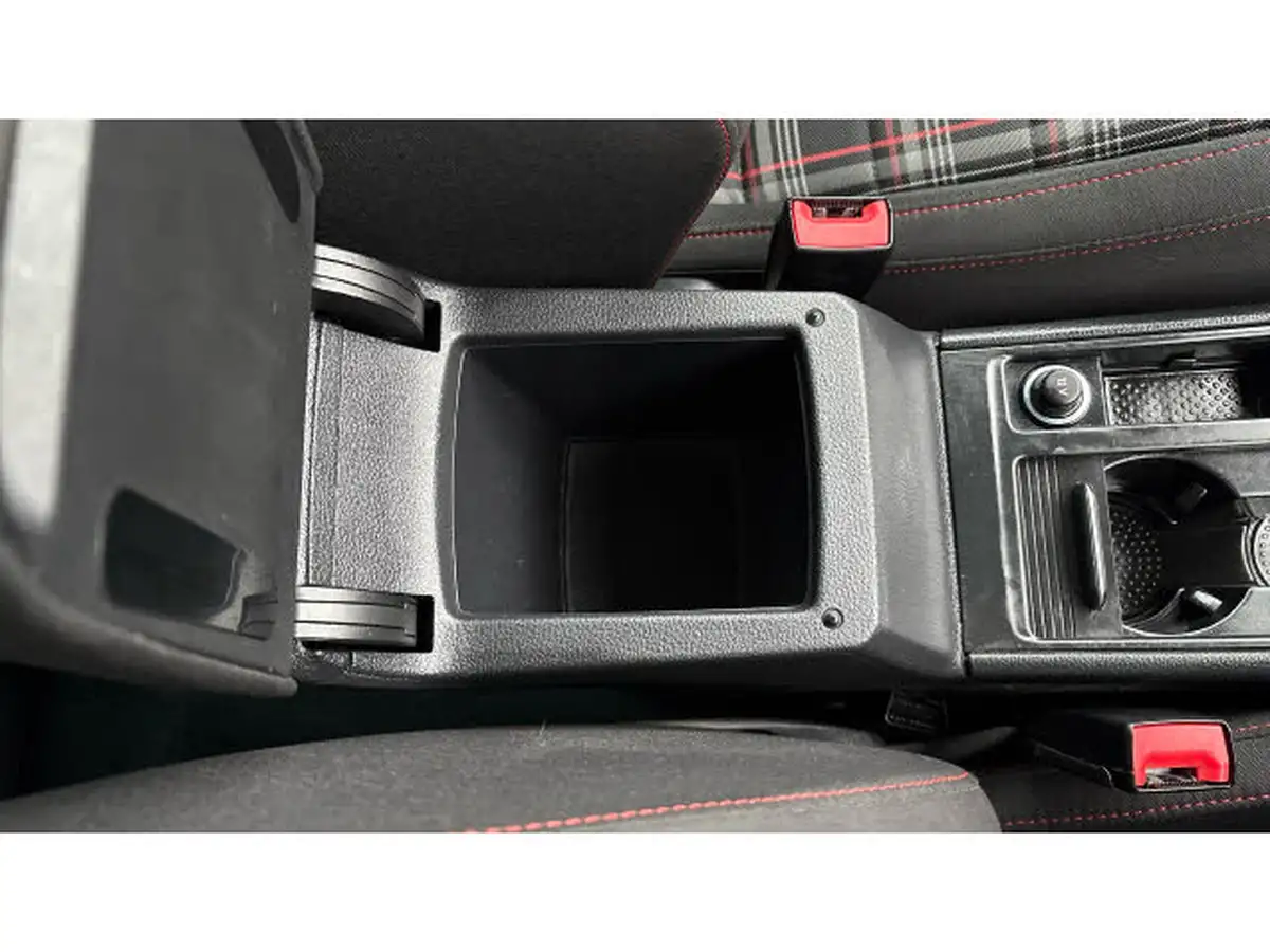 2018-volkswagen-golf-20-tsi-gti-5d-dsg-big-33