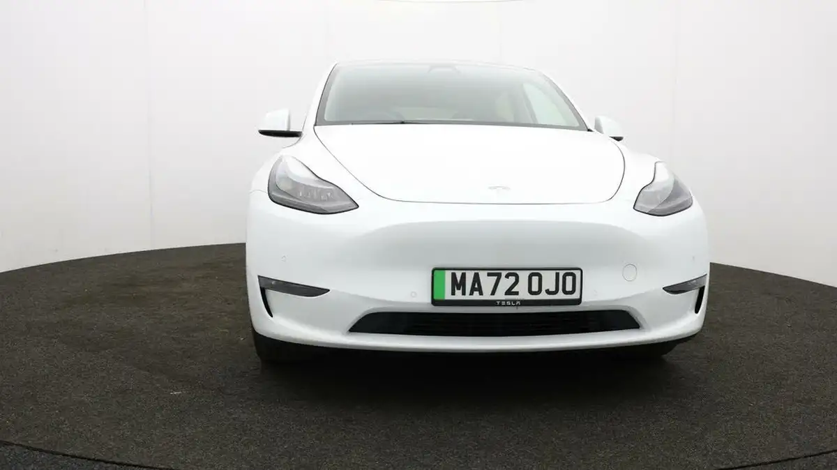 2022-tesla-model-y-e-long-range-big-51