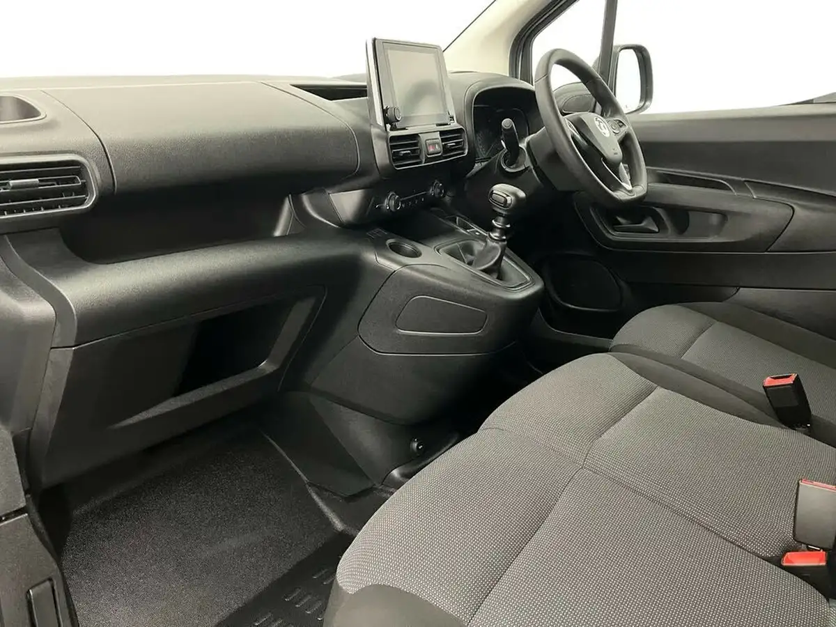 2022-vauxhall-combo-15cdti-sportive-2300-100pseu6dt-l1h1-big-5