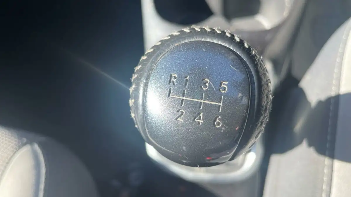 2020-toyota-yaris-15-vvt-i-y20-111bhp-1496cc-big-20