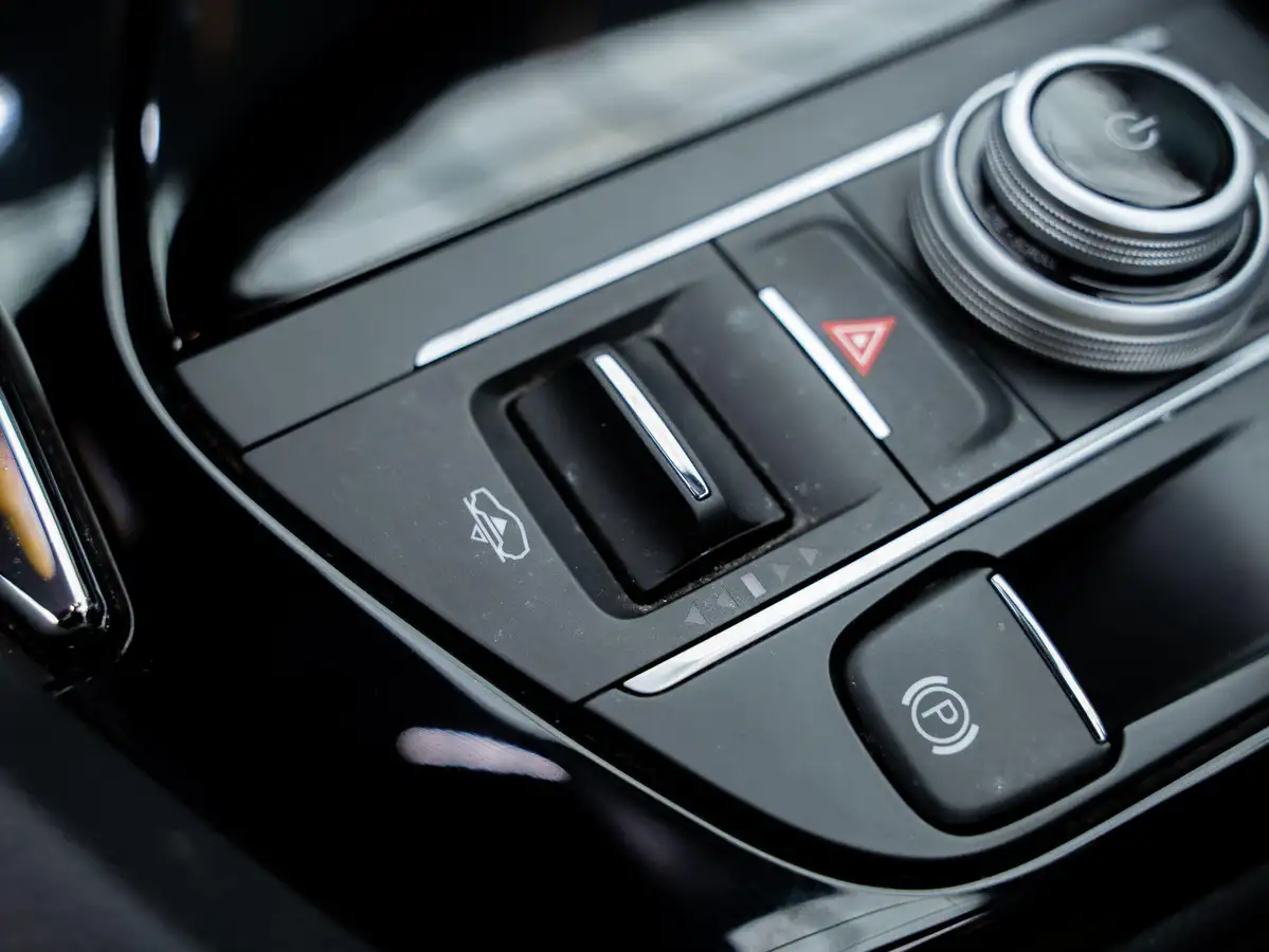 2021-maserati-levante-20-gt-big-29