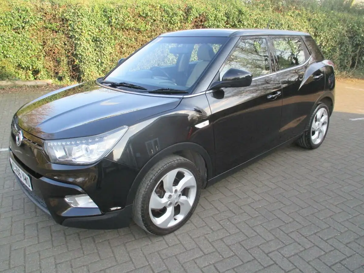 2016-kgm-ssangyong-tivoli-16-ex-big-1