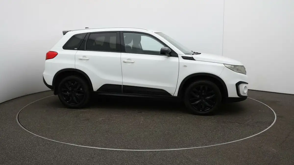 2018-suzuki-vitara-16-kuro-big-39