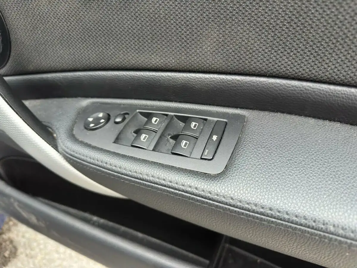 2010-bmw-1-series-20td-118d-m-sport-hatchback-5d-auto-big-13