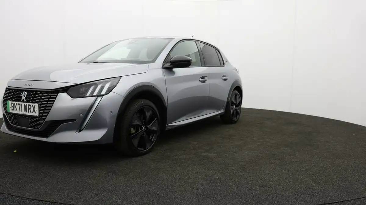 2021-peugeot-208-e-gt-50kwh-big-52