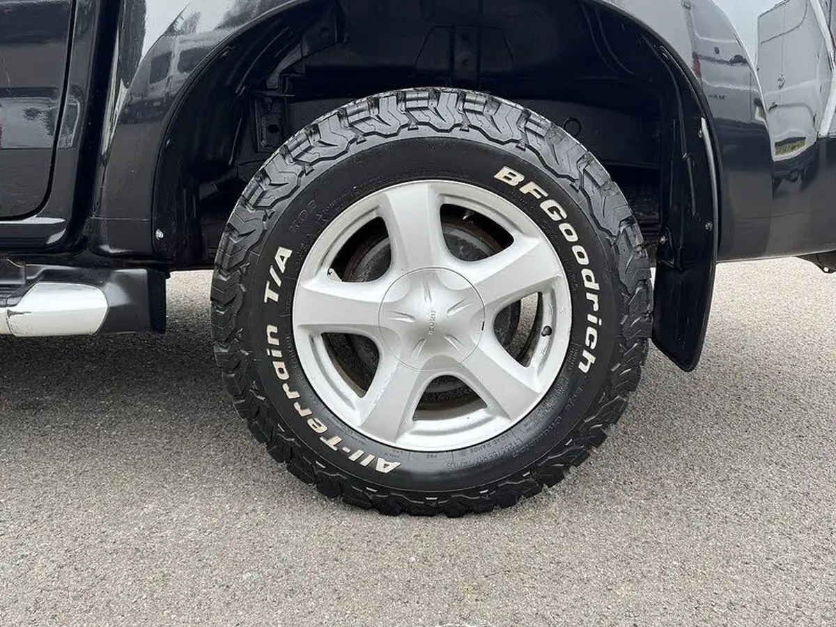2017-isuzu-d-max-25td-yukon-huntsman-auto-big-4