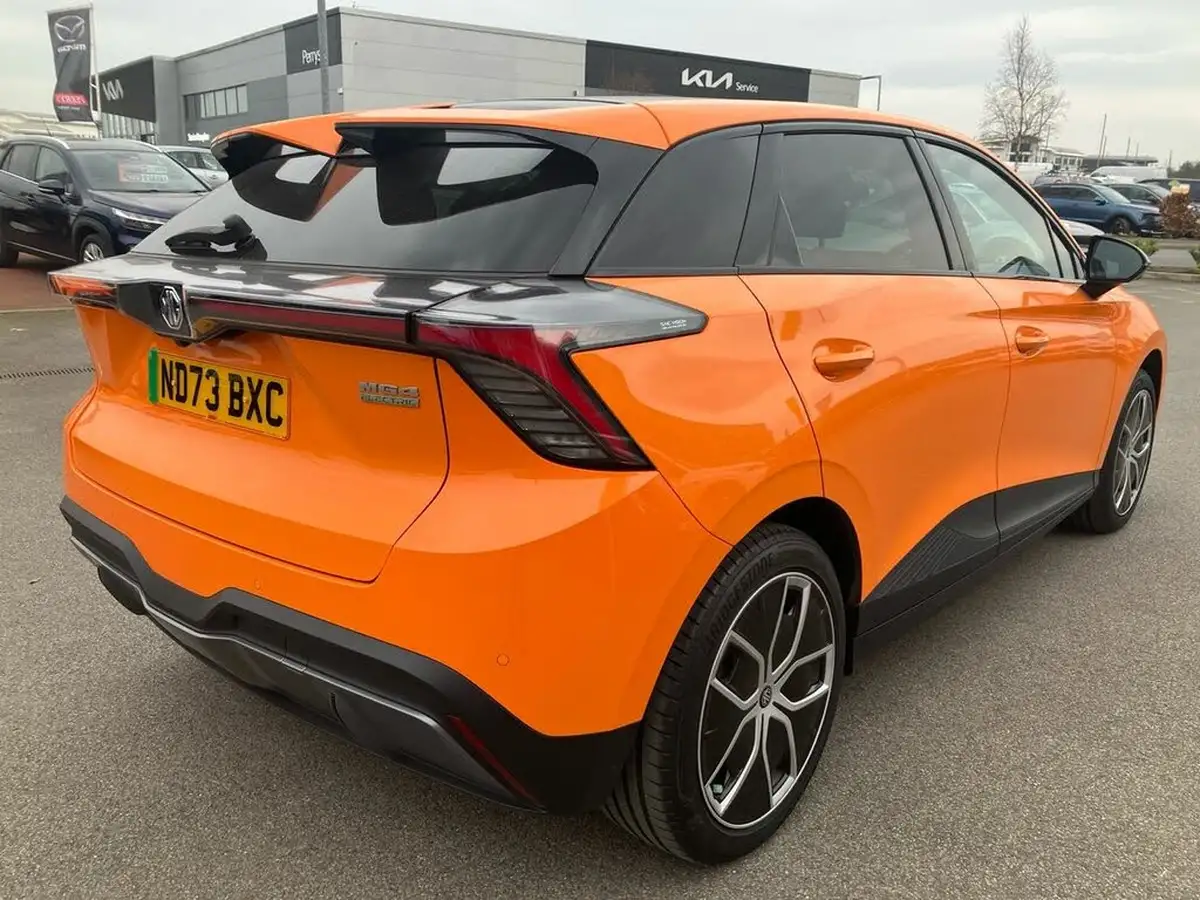 2024-mg-mg4-e-trophy-ev-203ps-long-big-33