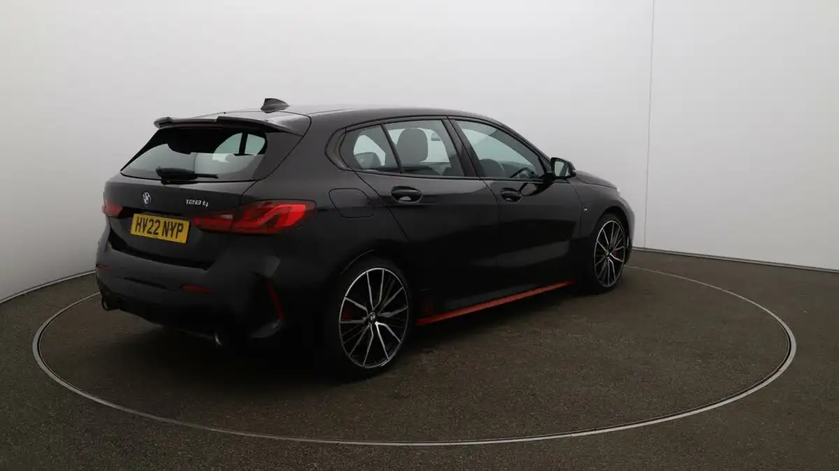 2022-bmw-1-series-20-128ti-lcp-big-7