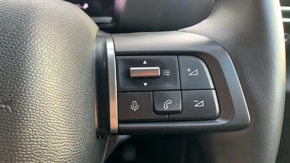 2024-citroen-c4-e-e-series-156ps-54kwh-big-23