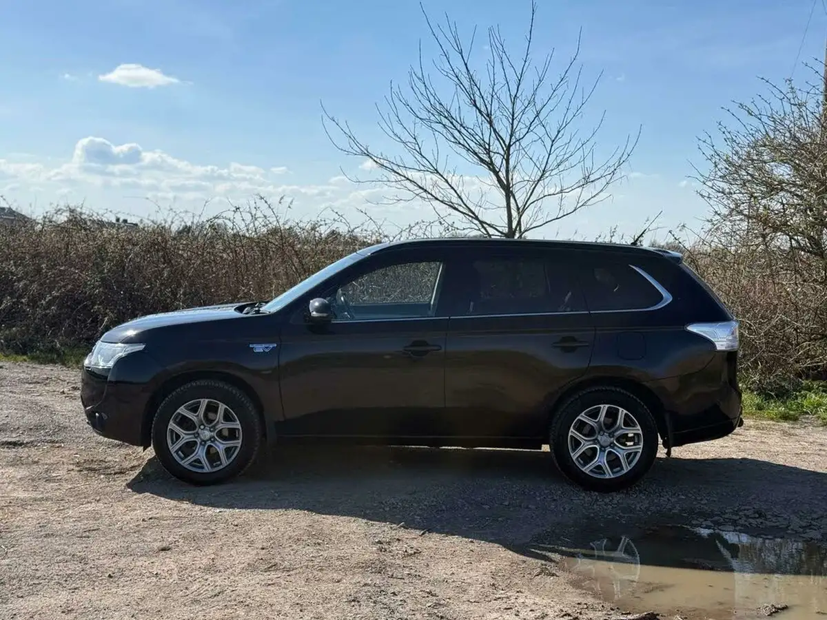 2014-mitsubishi-outlander-20-gx4hs-big-3