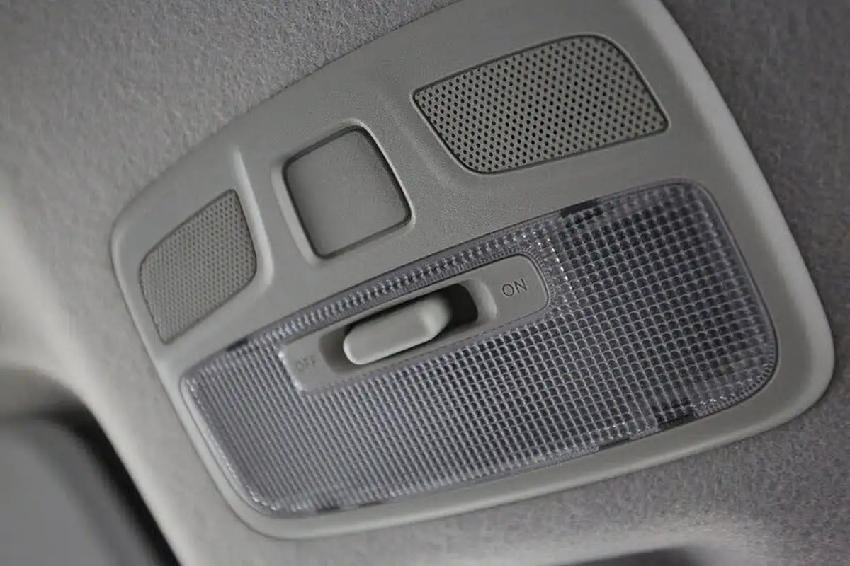 2018-suzuki-celerio-10-sz4-ags-big-51